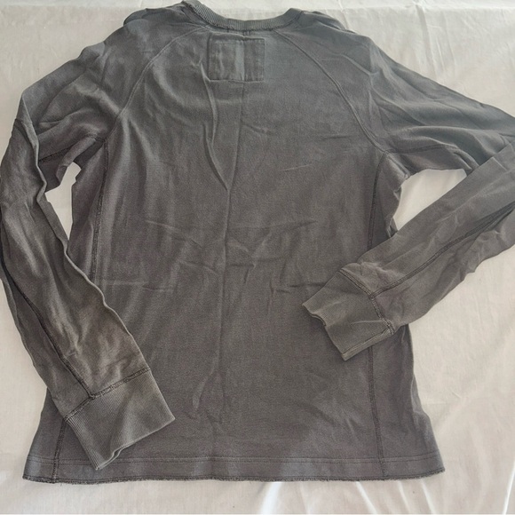 Abercrombie & Fitch Gray Long Sleeve Tee - Picture 5 of 7